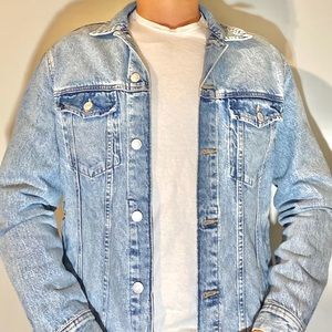 H&M Denim jacket worn once. US size small. 100% cotton.